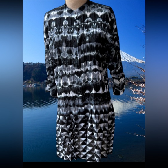 Issey Miyake Dresses & Skirts - Issey Miyake Pleats Please lovely pattern rare shirt dress. Great light material